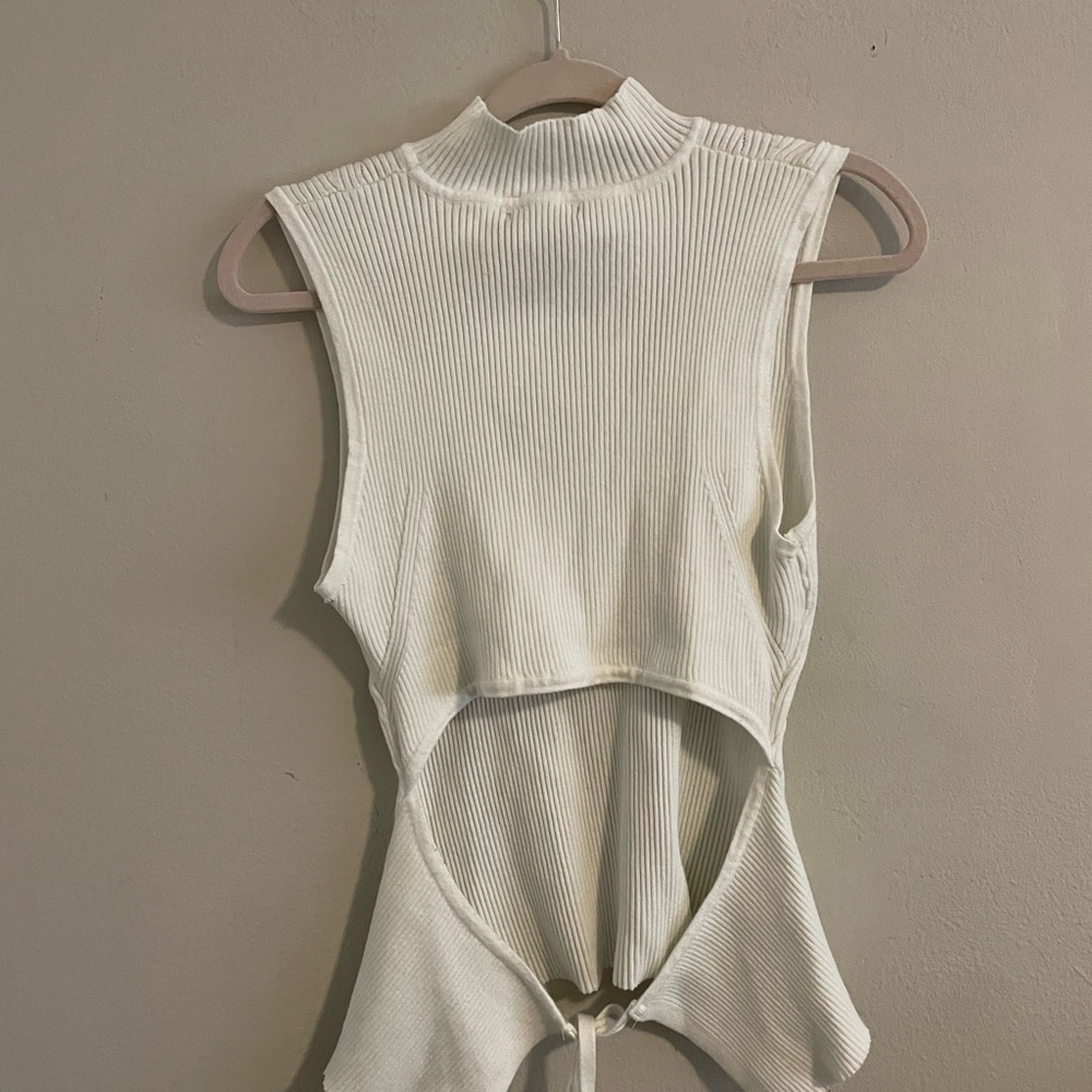 F21 Sleeveless Ribbed White Top - Picture 2 of 2